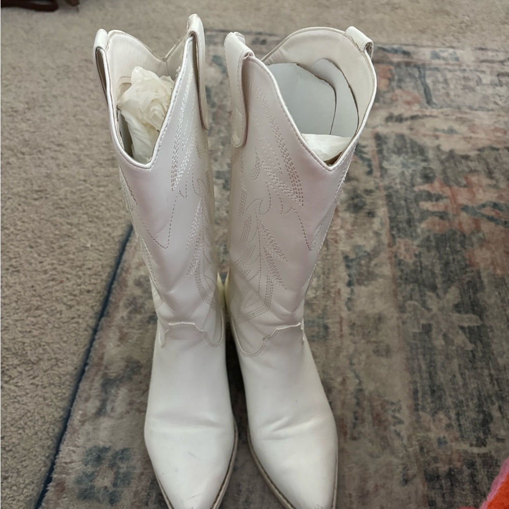 White Western-Style Women's Boots